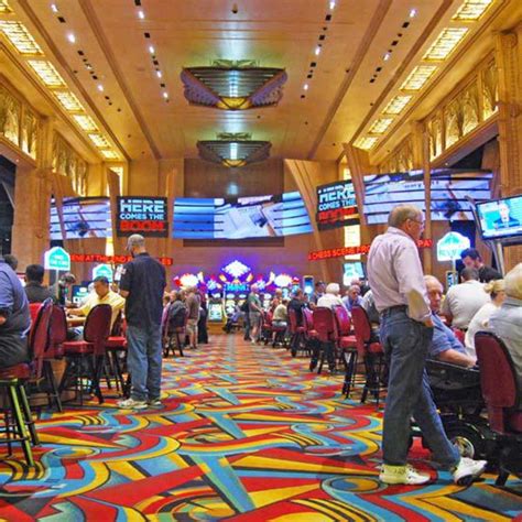 penn national hollywood casino online slots